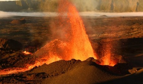 Survol du volcan Piton de la Fournaise en hélicoptère à Saint-Pierre